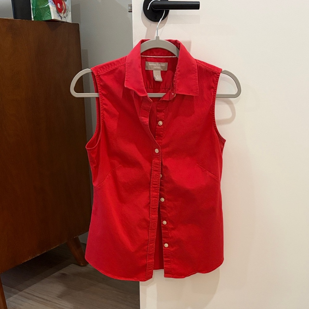 Banana republic orange / Red Sleeveless Button-Up Shirt